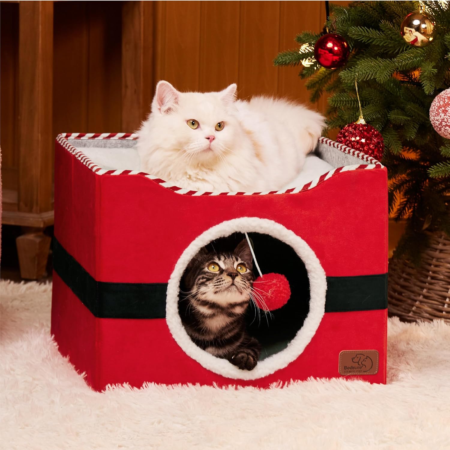 Santa’s Pick: Cozy Cat Beds for the Holidays